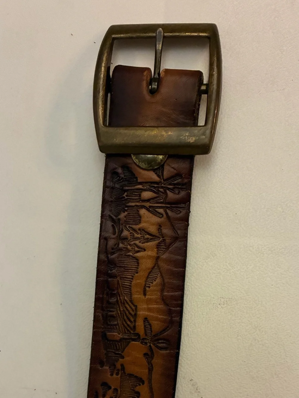 Vintage Unbranded Hand Tooled Leather Belt Size 38 Deer Hunting Forest Scene